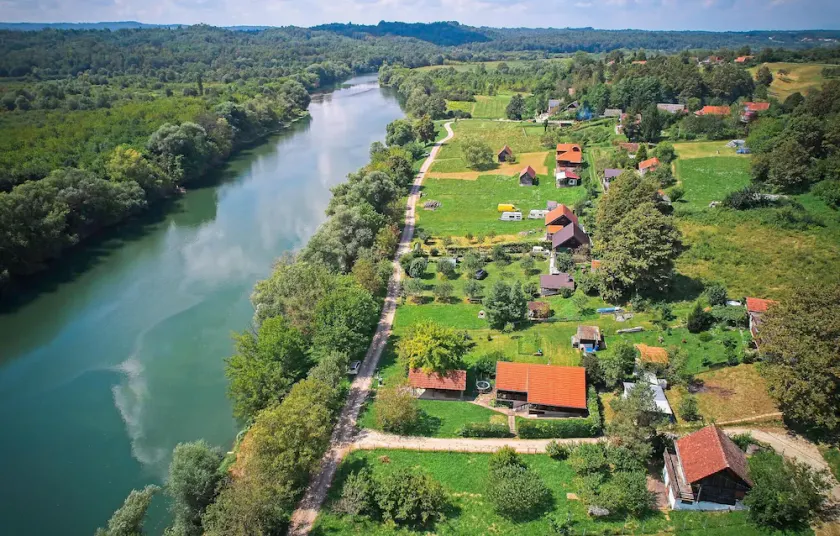 1 Bedroom Awesome Home In Augustanovec - Image 1