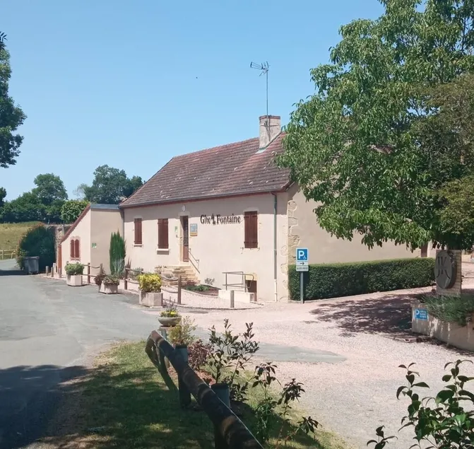 La Fontaine - CHASSY - Image 1