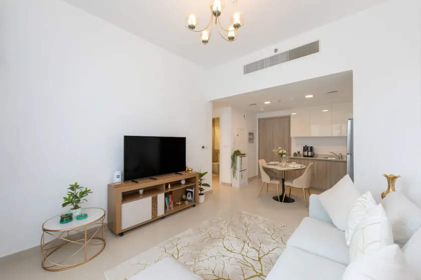 Chic & Modern 1BR, Near Golf Course w/ Pool & Gym - Image 1