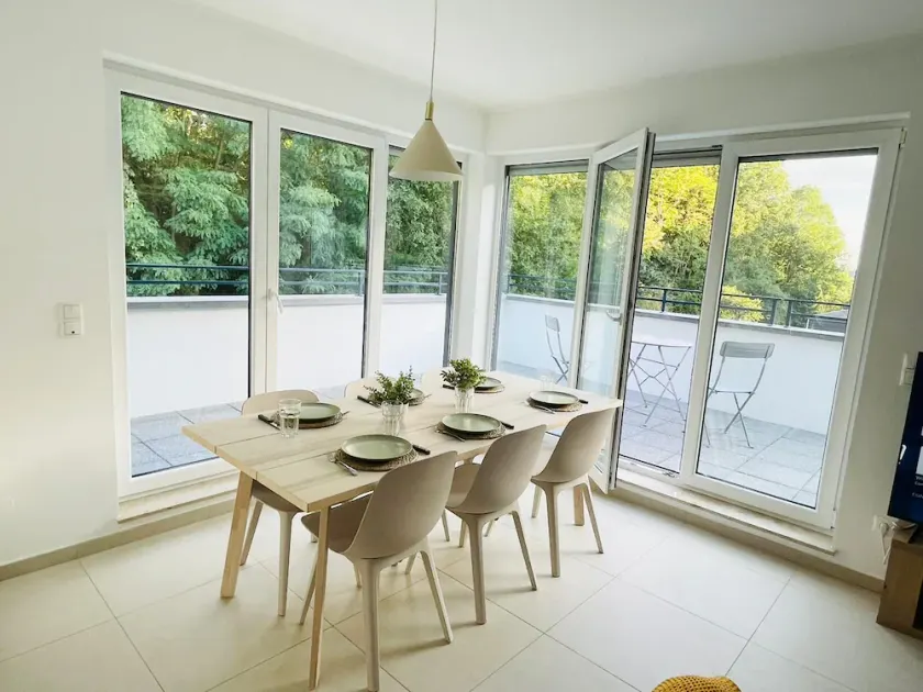 Luxury Green Penthouse Terrace & Parking - Image 1