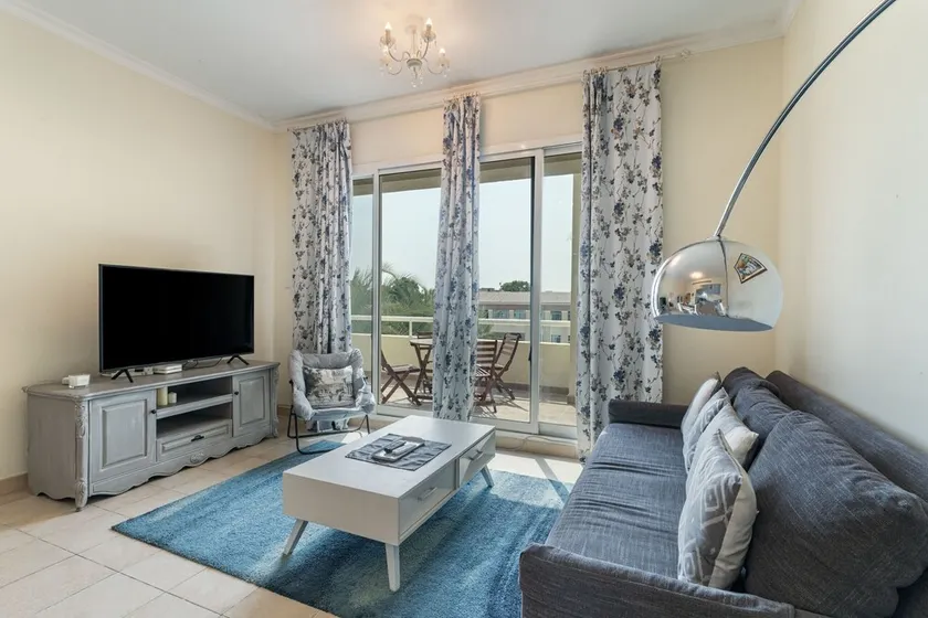Serene 1 Bedroom - Lake Apartments Green Community - Image 1