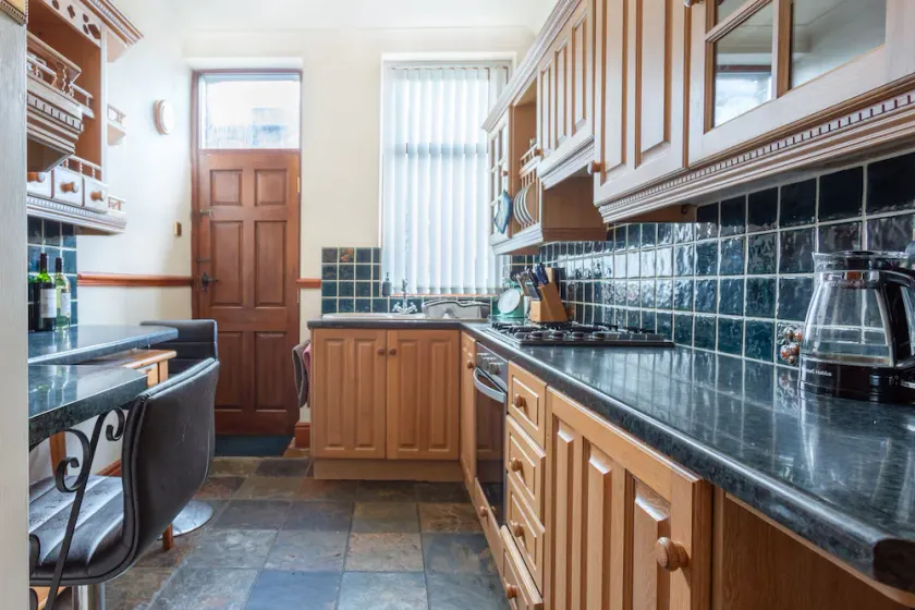 Haworth Village House - Sleeps 6 Parking & Pets! - Image 1