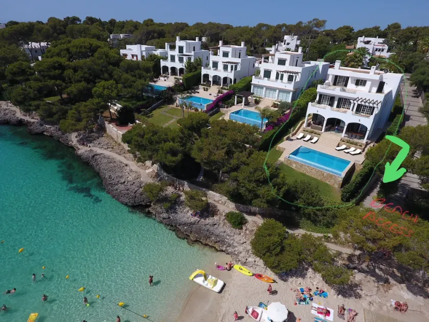 Villa di lusso sulla spiaggia, proprio sulla spiaggia, a 20 m dalla città, piscina riscaldata (aprile-ottobre) - Image 1