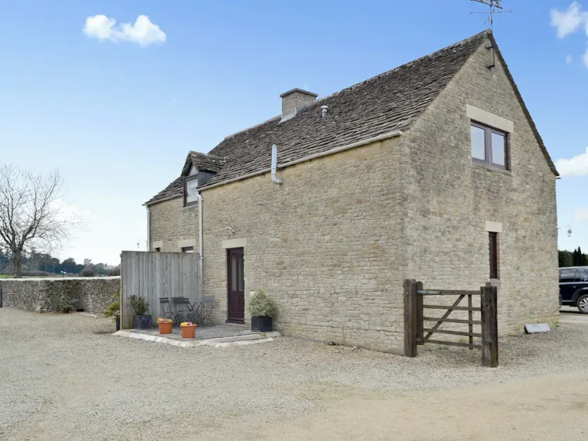 2 bedroom accommodation in Westonbirt, near Tetbury - Image 1
