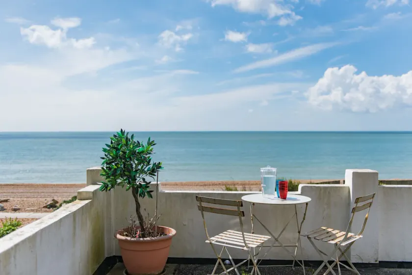 Pebbles charmante Lodge am Meer mit Meerblick - Image 1
