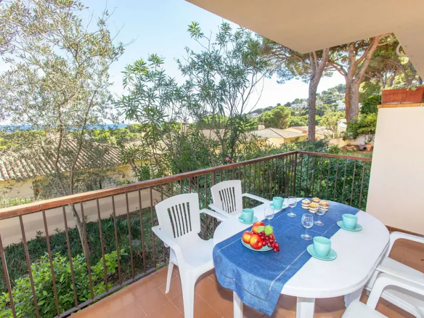 Cosy apartment for 6 people with WIFI, TV, terrace and pets allowed - Image 1