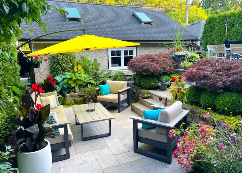 Kitsilano Oasis: Ny Have Suite med King Bed - Tilladelse 19-175893 ★ ★ ★ ★ ★ - Image 1
