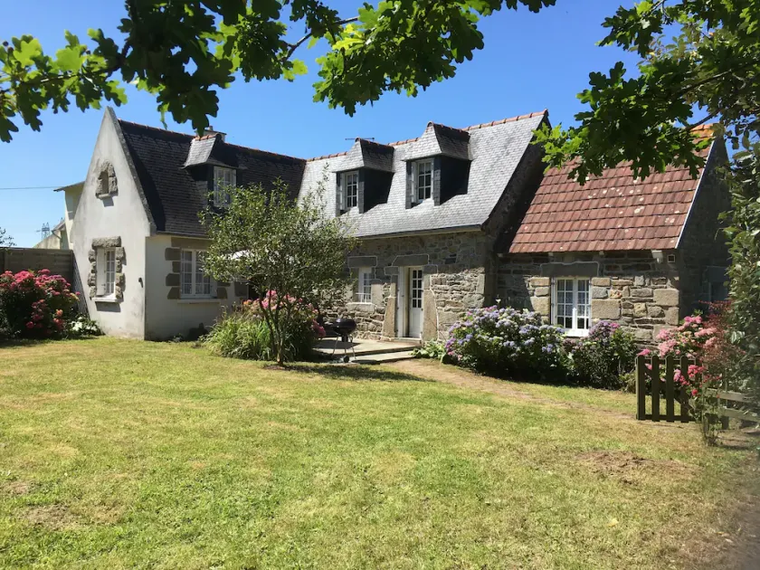 Detached Breton house 6 Pers quiet, garden, near Cote de Granit Rose - Image 1