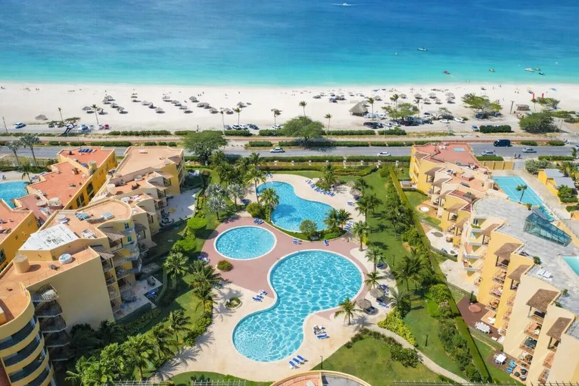 Luxurious 2BR Condominium Next to Beach (CAF) - Image 1