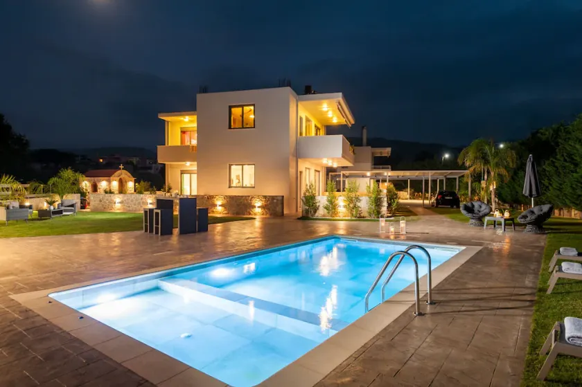 Amaen Luxury House - Image 1