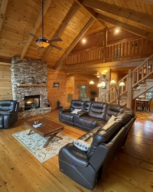Parkland, Deluxe Log Cabin, a Hot Tub and a Lake! - Image 1