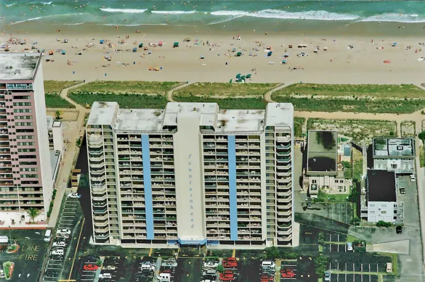 Urquell 702-Oceanfront 117. St, WIFI, Pool, Elev, W / D, AC - Image 1