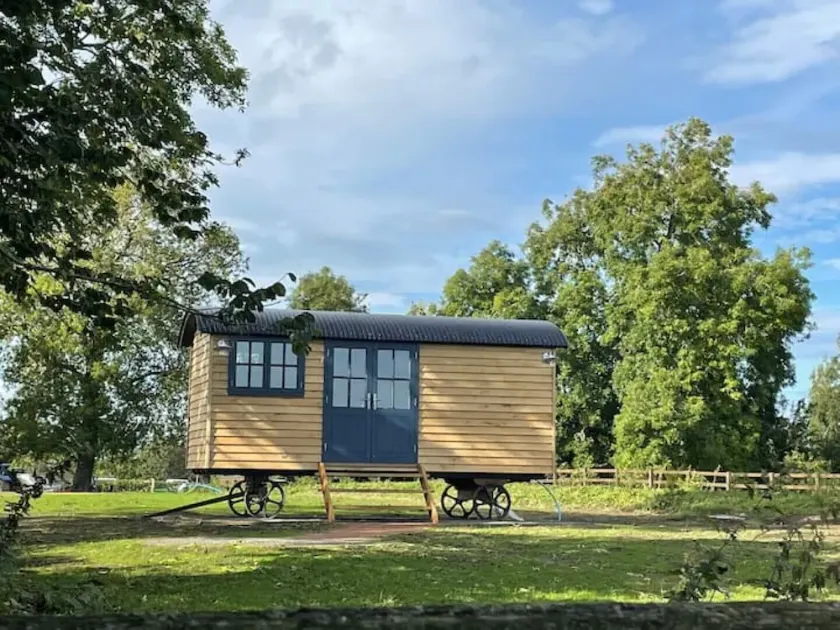 Indulgent Hideaway with Hot Tub in Durham Dales - Image 1