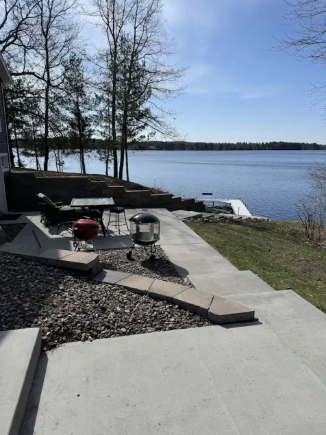 Lake Holcombe Lakehouse + Party Shed - Image 1