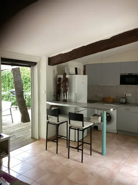 Studio Avec Terrasse et Pergola Dans Propriété Calme et Sécurisée - Image 1