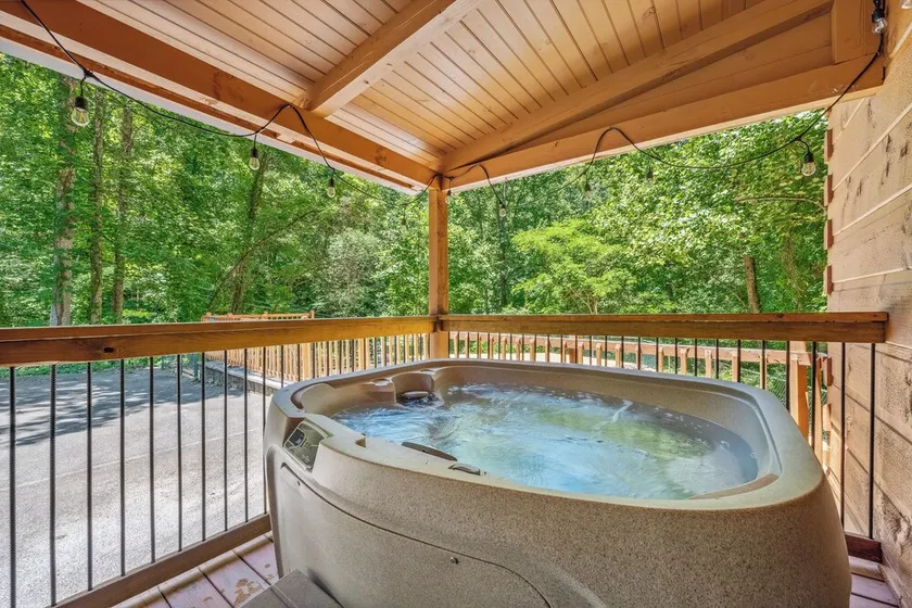 Porch + Deck | Fireplace | Hot Tub | King Bed - Image 1