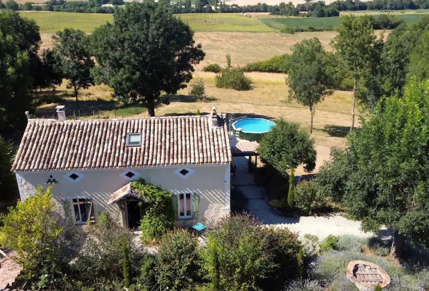 Maison de campagne française rénovée dans une belle campagne - Image 1