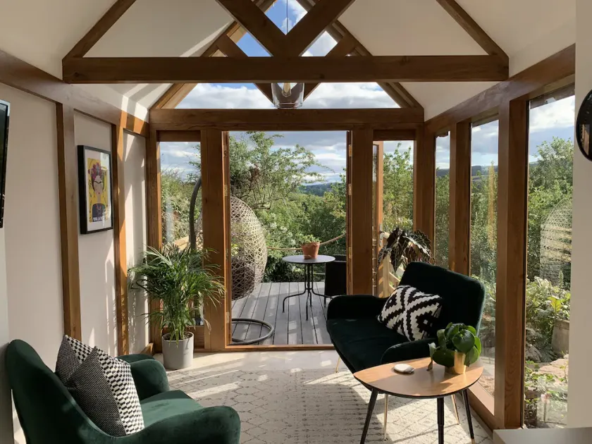 Appartement de charme avec terrasse et vues - Image 1