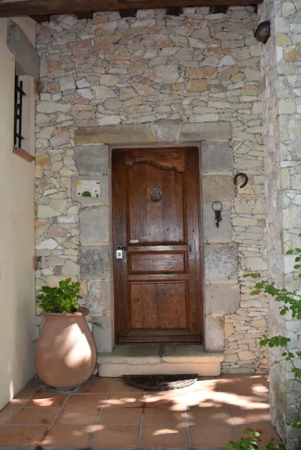 Villa au Coeur de la Garrigue Nimoise Pour 8 Personnes - Image 1