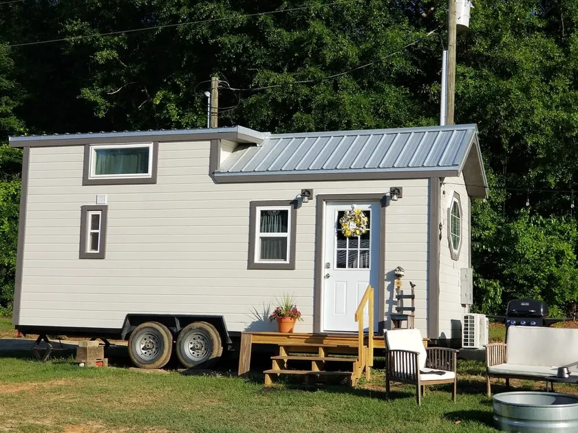 The Jasper Tiny Home - Image 1