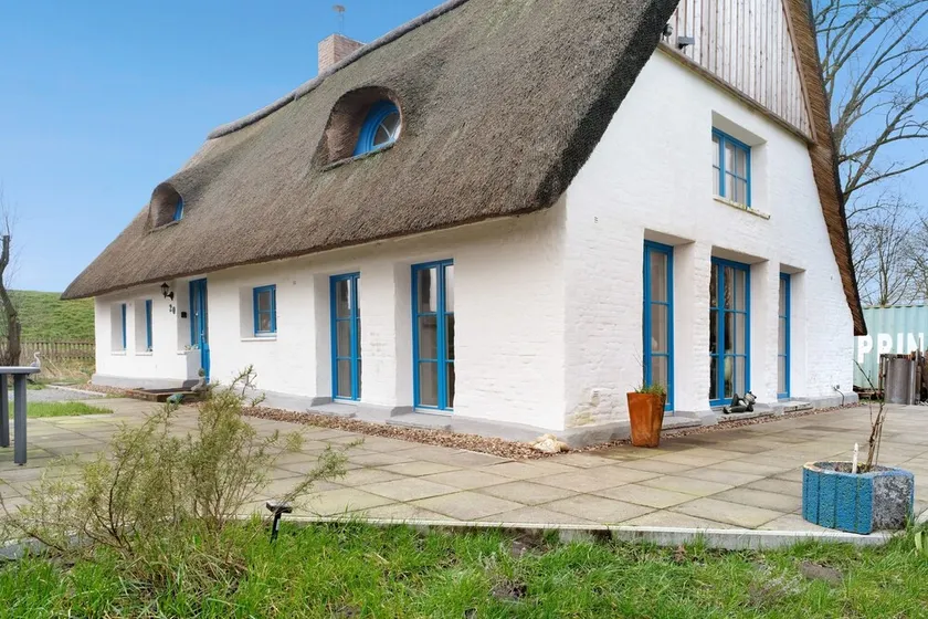 Holiday Home 'MerciMerSea' with 2 Terraces, 2,000 m² Fenced Garden & Wi-Fi - Image 1