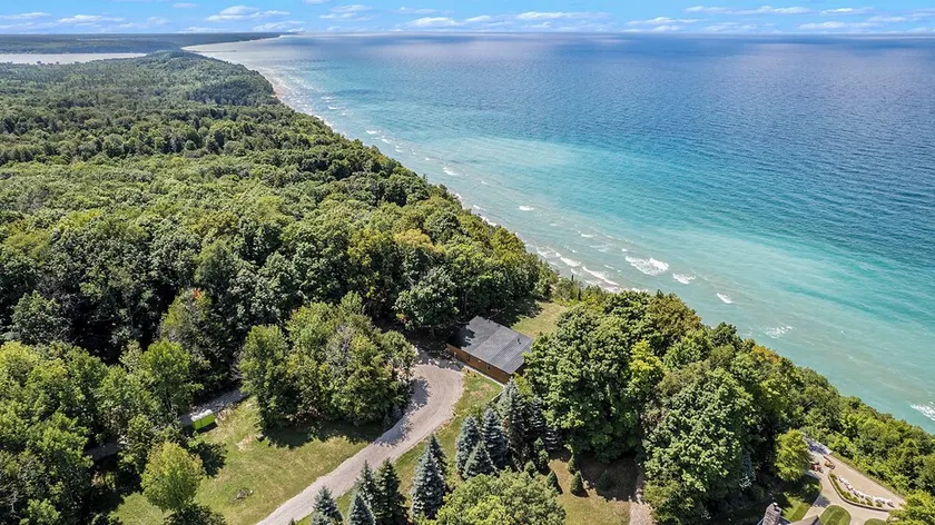 New, Modern Home at Lookout Point - Image 1