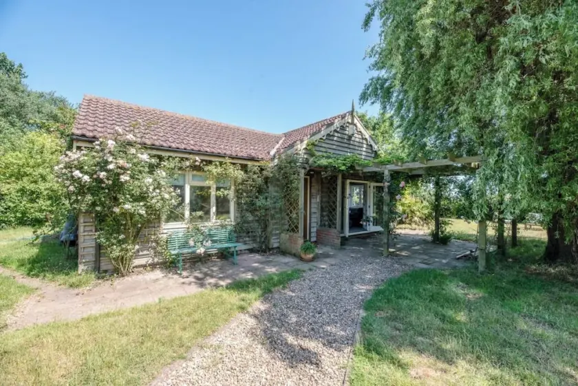 Ferry Corner Cottage, Sudbourne - Image 1