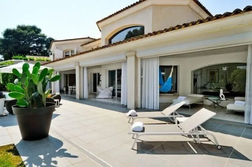 Luxury Villa in Mougins for 8 People - Image 1