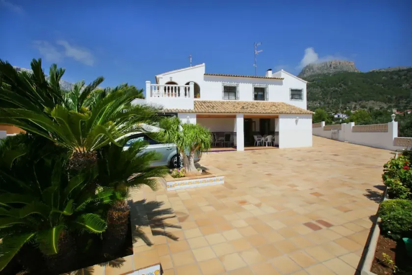 Villa con terraza, barbacoa y jardín | Vistas a la playa - Image 1