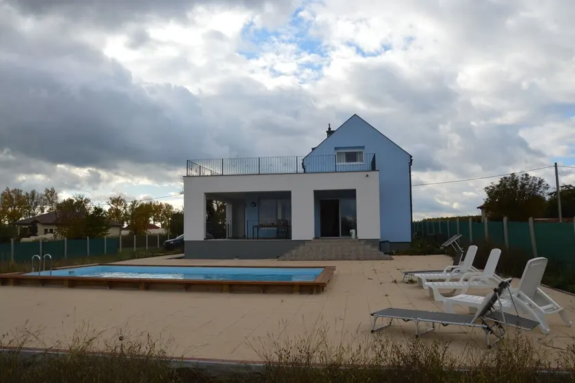 Deluxe villa, large pool, wifi, sauna, jacuzzi, Bedrooms with air conditioning - Image 1