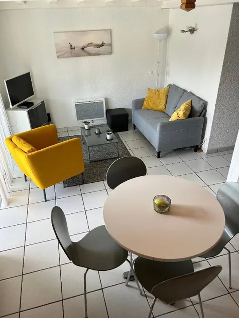 Villa Patio ideal location - Image 1