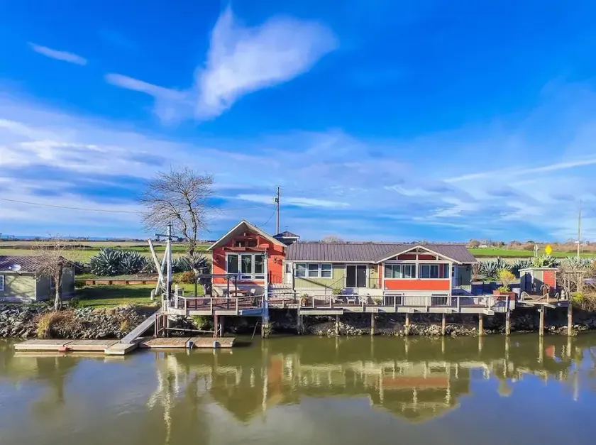 Waterfront retreat, year round fishing, boating, wine tasting. 1 hr from SF! - Image 1