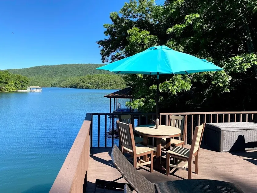 Mountain View, Quiet Cove, Hot Tub, Fire Pit, Party Deck och mycket mer! - Image 1