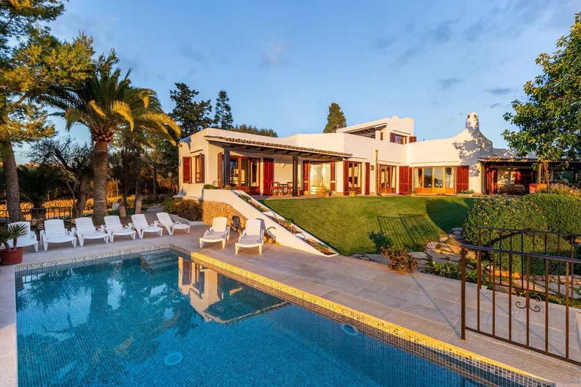 Villa Bon Viure with Sea View, Wi-Fi, Air Conditioning, Pool, Garden & Terraces; Parking Available - Image 1