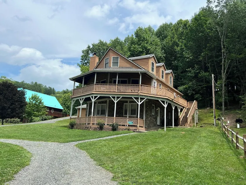 Grand River Lodge - Riverfront, Dog Friendly, Family Friendly, Wood Fireplace, WIFI, Firepit - Image 1