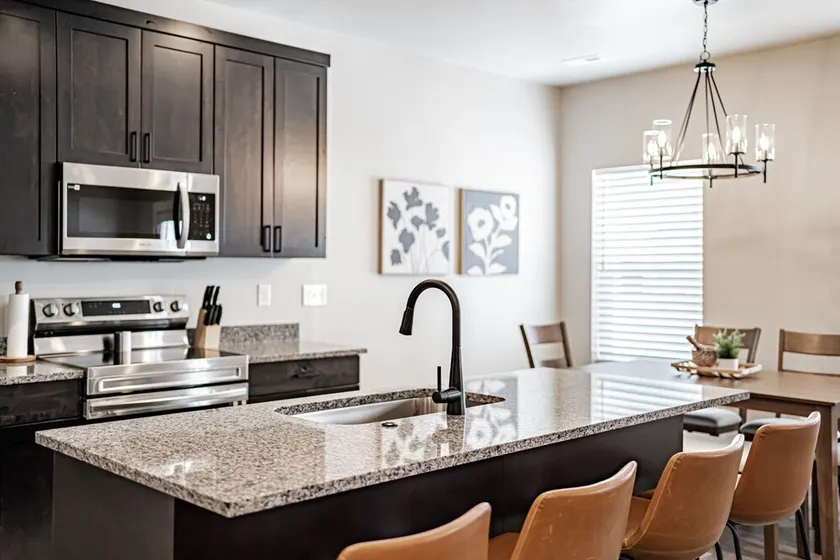 Sleeps 12 people. - Image 1