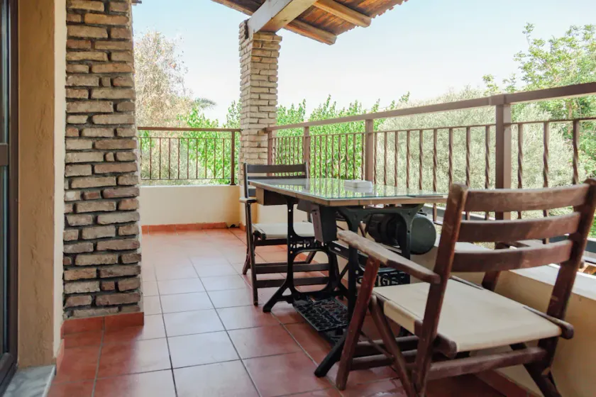AMNISIADES APARTMENTS - Image 1