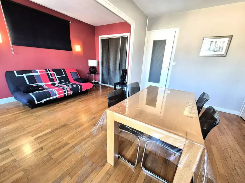 A la fois au calme et en centre ville pour cet appartement ! - Image 1