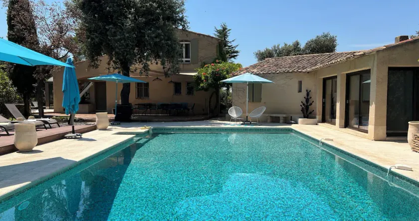 Villa Maya Large villa and amazing pool in Luberon - Image 1