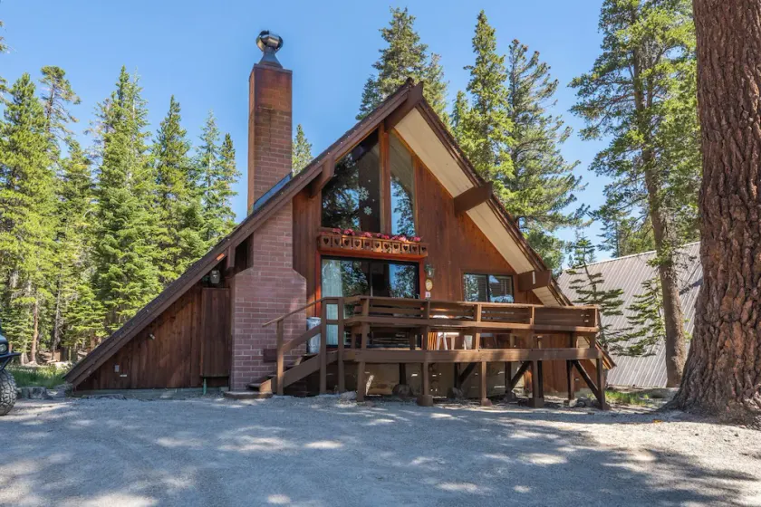 Chalet 17 by Mammoth Mountain Chalets - Image 1