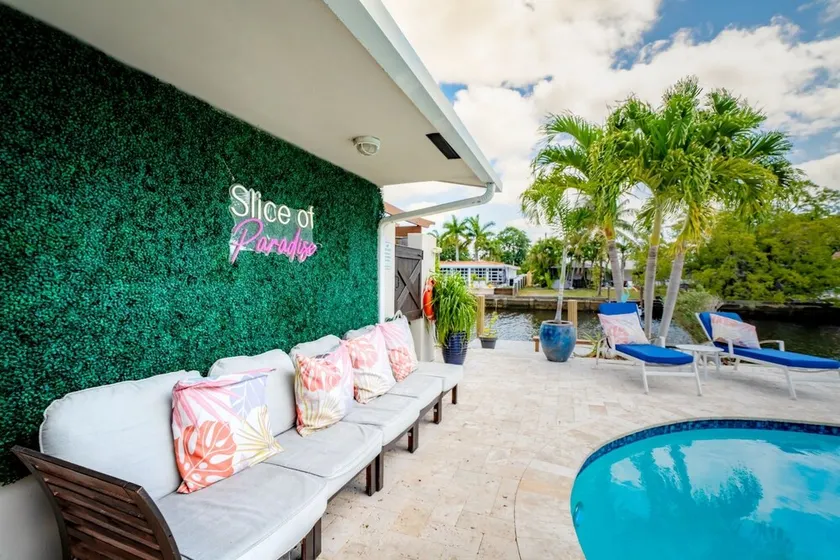 Waterfront 3BR Oasis Heated Pool & Kayaks - Image 1