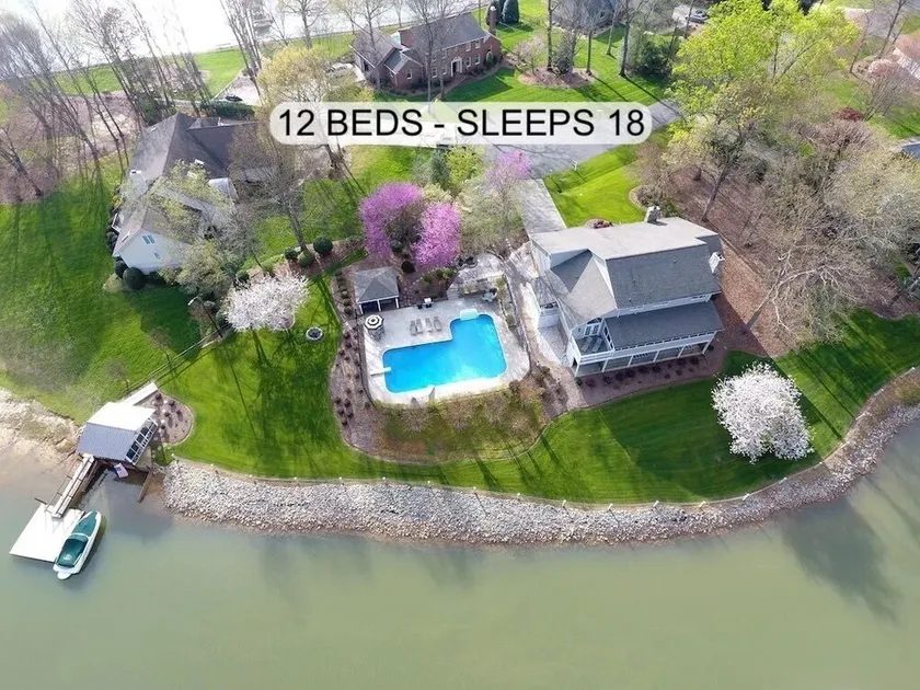 Lake Norman Luxury - Large Saltwater Pool, Dock & Boathouse - Sleeps 18 - Image 1