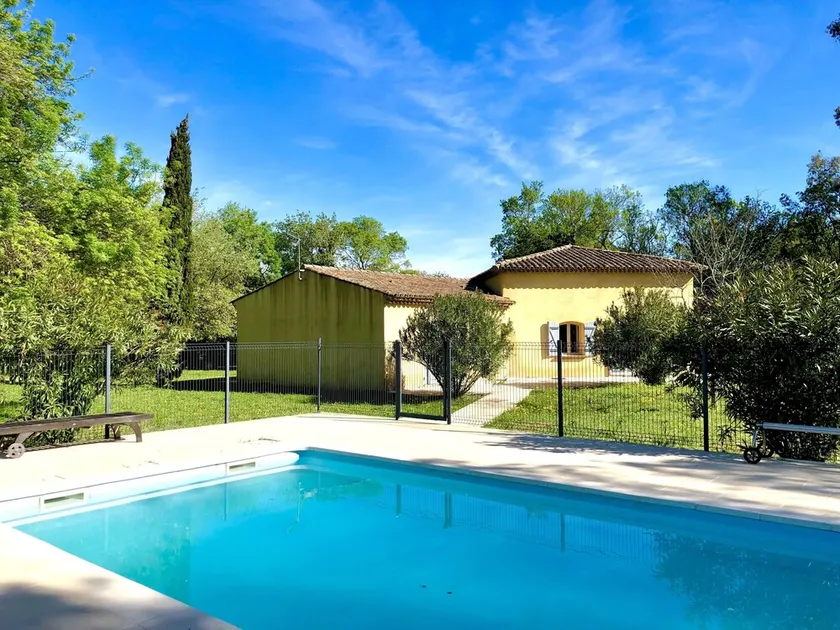 Single storey villa, 4 bedrooms, swimming pool, near the beaches of the Gulf of Saint Trop - Image 1