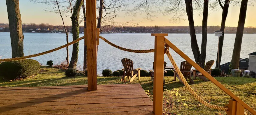 Spacious and Serene Lake Front Home Away From Home - Image 1