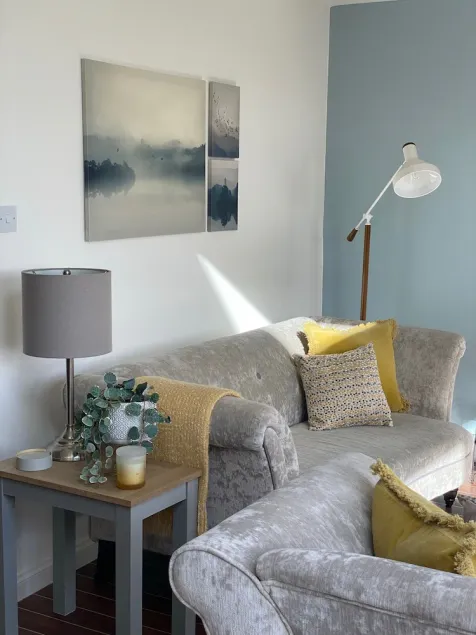 Stunning three bedroom cottage with Hot Tub - Image 1
