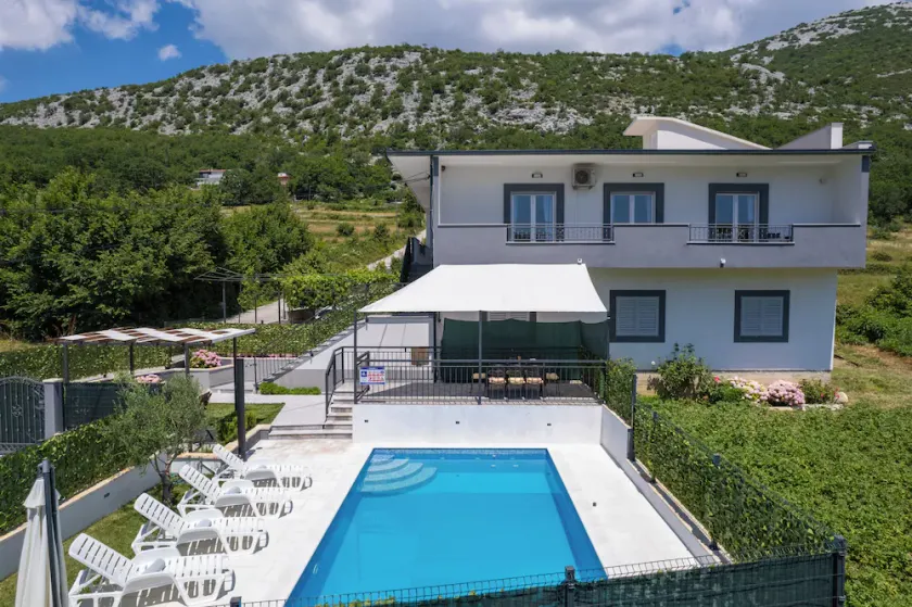 Apartment Campo Verde with a private pool - Image 1