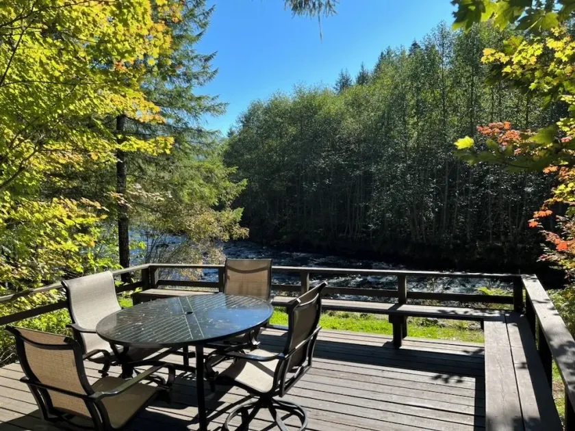 Relax on the Zig Zag River! - Image 1
