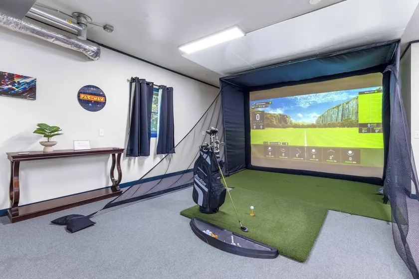 Golfer's Retreat *hot tub* *arcade* *spa* - Image 1