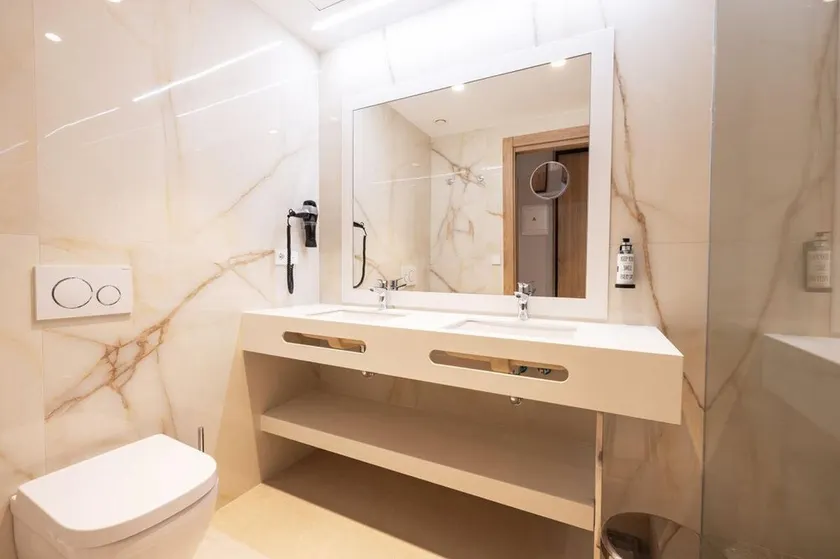 Hotel Gold Arcos 4 Sup - Modern Luxury Experience - Image 1