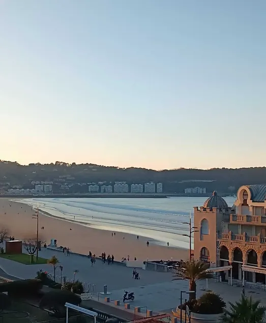 ⛱️🏄‍♂️ T3 apartment \"4 / 6\" people center beach seafront Hendaye 🌊⛵️ - Image 1